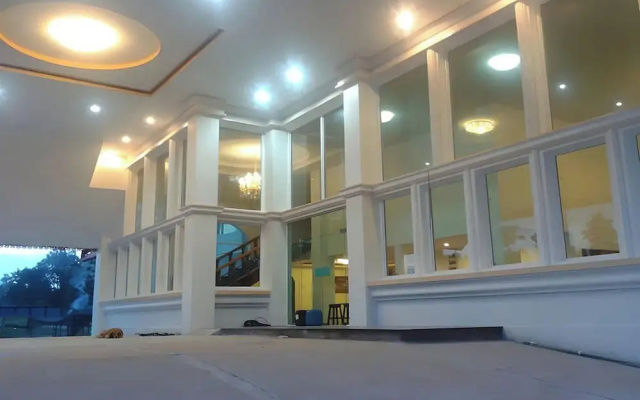 Naya Park View Hotel