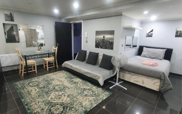Studio, up to 4 PEOPLE, City Center location