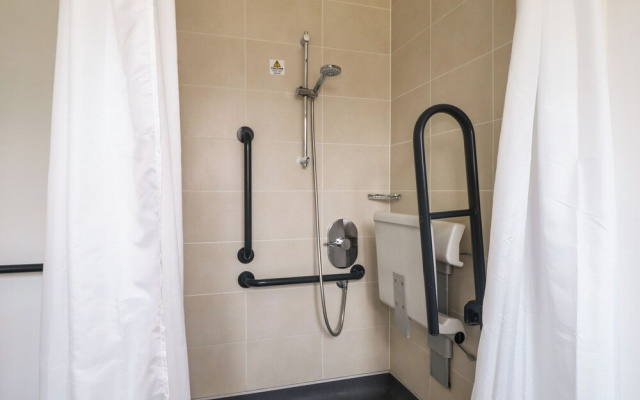 Marine Court Ground-floor Accessible Twin