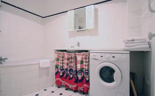 Descartes Apartment