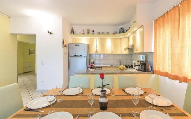 Nice Home in Stinjan With Wifi and 4 Bedrooms