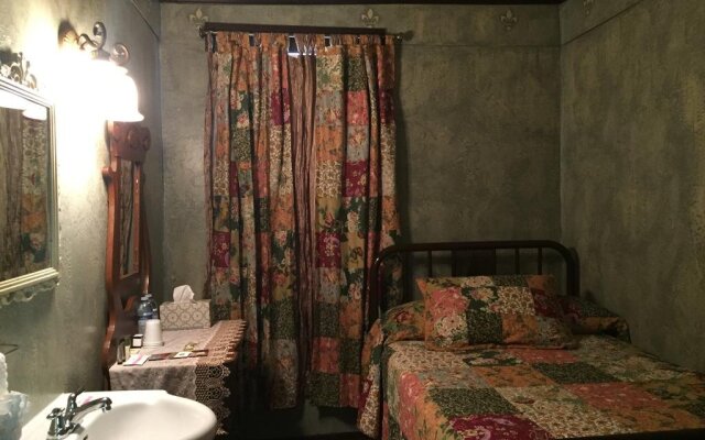 Model-T Inn & Restaurant