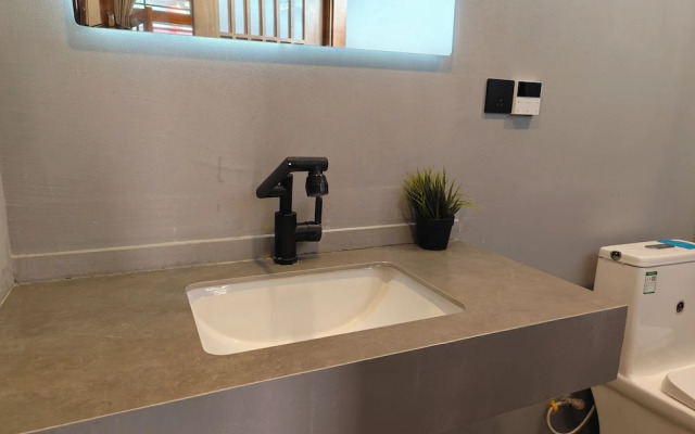 Beijing Hejiali Siheyuan Near Tiananm