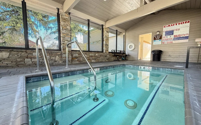 Snowcreek Iv #594 3 Bedroom Condo