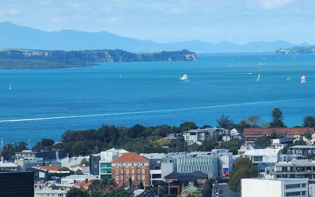 Sunny, Spacious And Magnificent Sea Views!