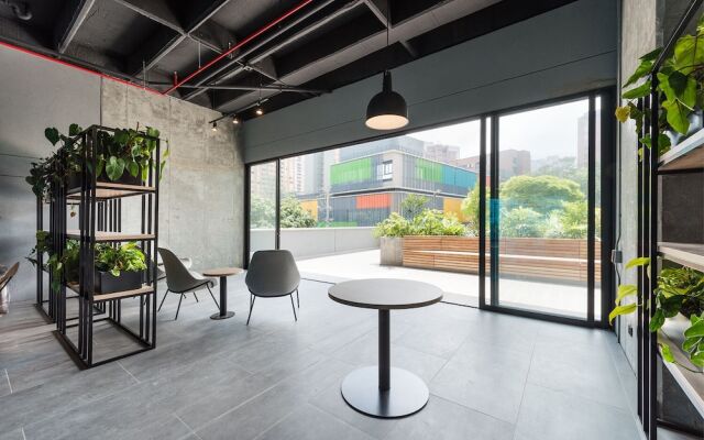 Go Living & Suites - Jalo Rent