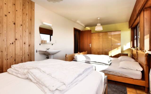 Holiday Home in Nadrin With Private Terrace