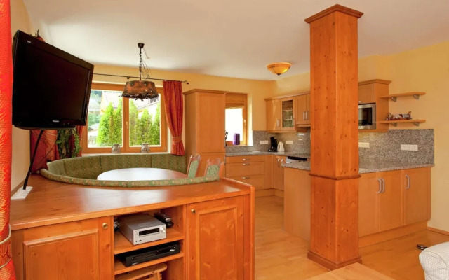 Chalet Apartment in ski Area Saalbach-hinterglemm