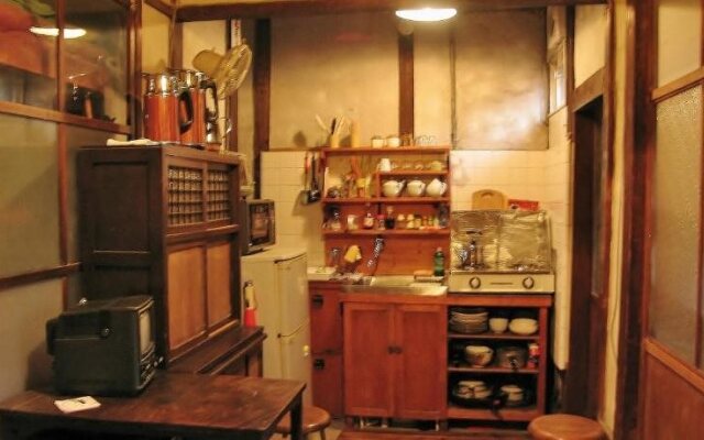 Small World Guest House - Hostel