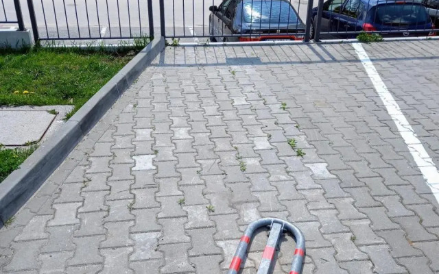 Apartament Jurajska Plaza, prywatne miejsce parkingowe , Targi