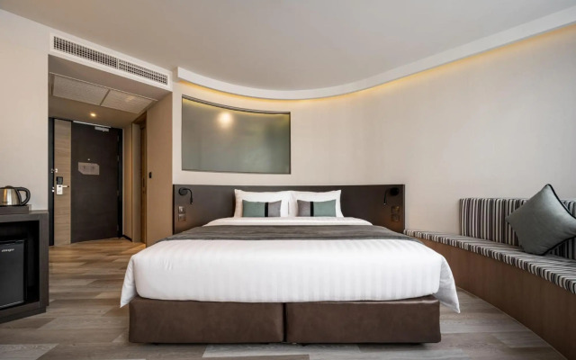 Seekers Finders Rama IV Hotel, SureStay Collection by BW