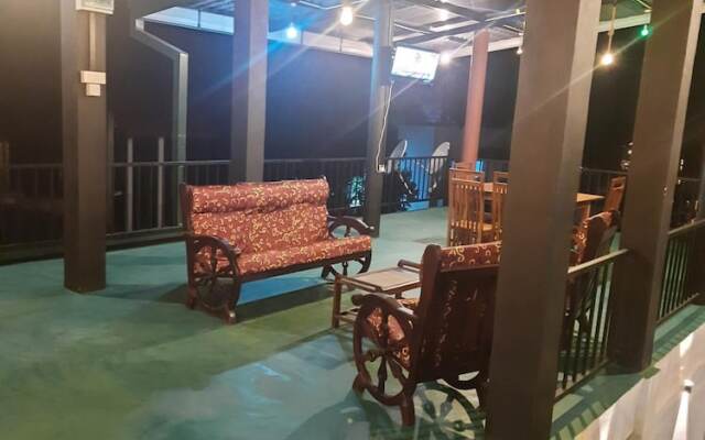 The Zenith Inn Ella