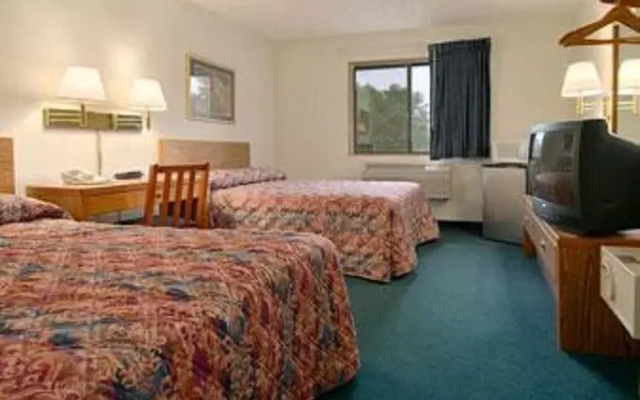Super 8 Mentor/Cleveland Area