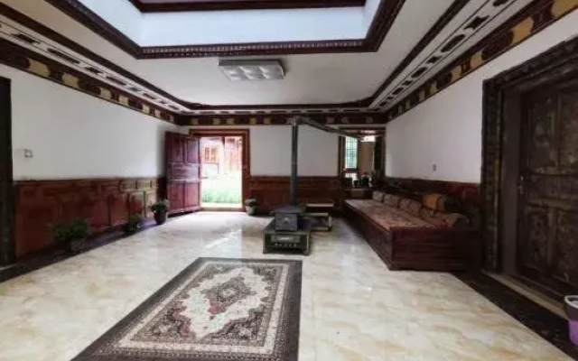 Danba Jiangji B & B