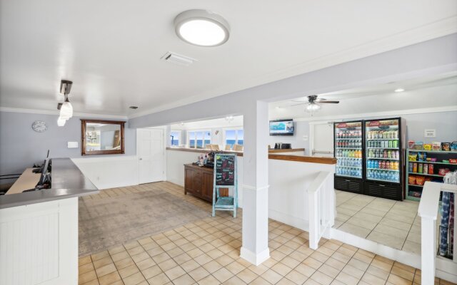 Seahaven Beach Hotel