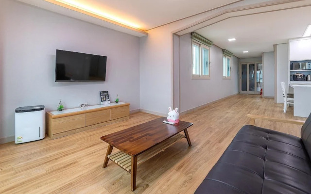 Jeju Jang Sugot Pension