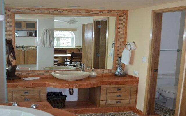 Hotel Andales on the Bay Suites