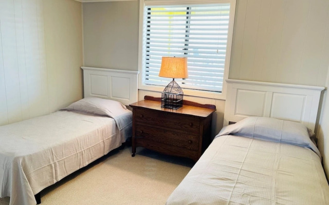 The Skipper 2 Bedroom Condo by RedAwning