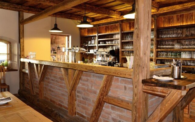 Restaurace A Penzion U Pešíků