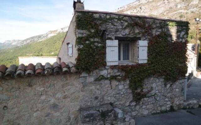 Au Pied du Château