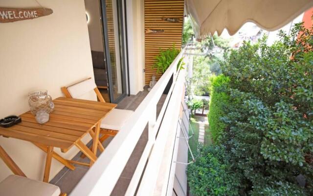 EcoStay-Serenity,business class apartment by the sea in Alimos Kalamaki