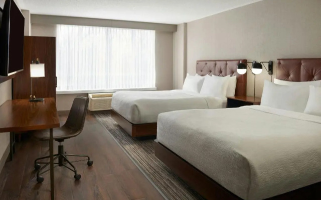 Four Points by Sheraton Point Edward Sarnia