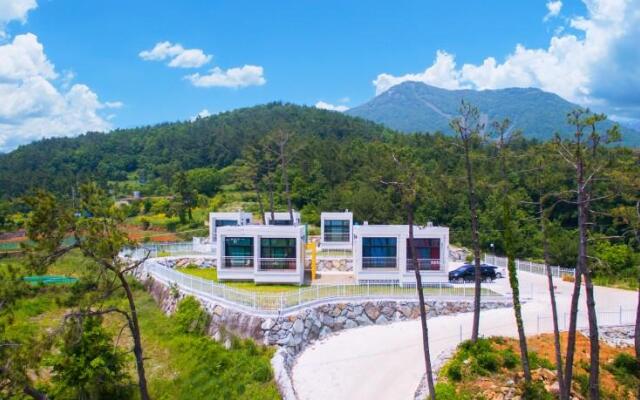 Namhae Sea and Pines Pension