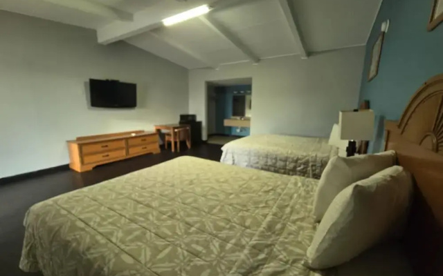 Luxury Inn & Suites and RV Park