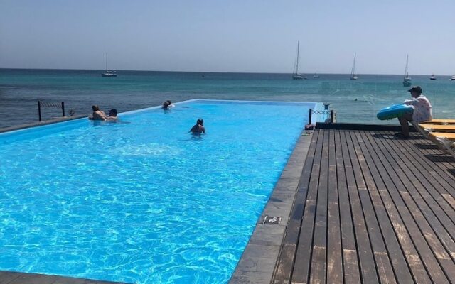 AJP Holidays - Porto Antigo 2 Beachfront Apartment