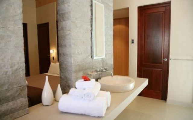Seion – Bathroom – Port Douglas