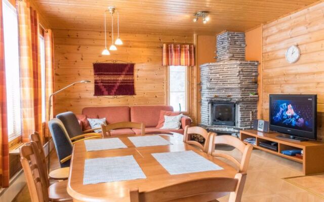 Holiday Home Nuottiukko