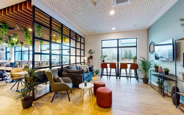 Point 7 Hotel