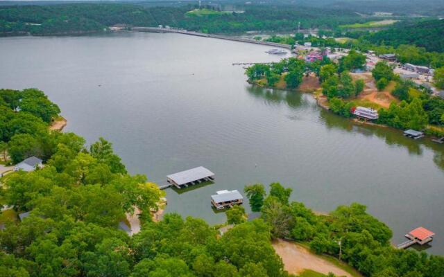 Lakeshore Fishing Cabin #5