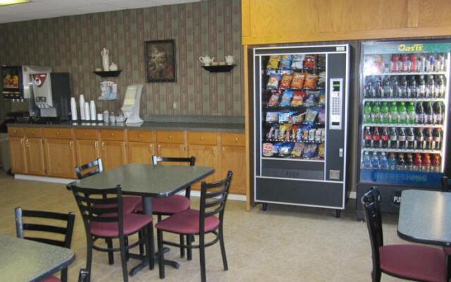 Super 8 Henrietta/Rochester Area
