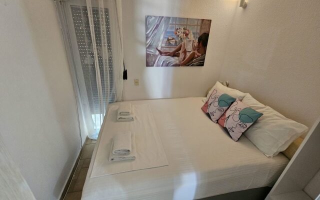 Corfu Glyfada Menigos Resort 13