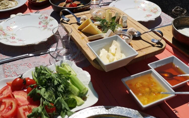 Yol Glamping Hotel Retreat Center