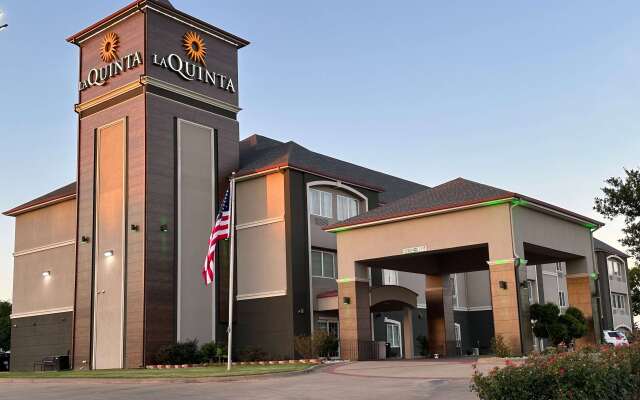 La Quinta Inn & Suites by Wyndham Sulphur Springs