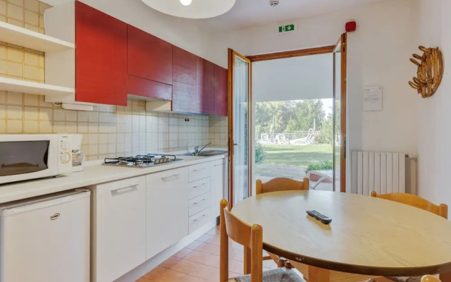 Comfortable Apartment in Garda With Swimming Pool