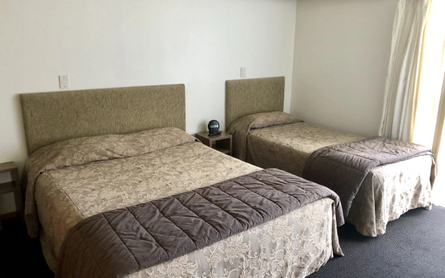Teal Motor Lodge