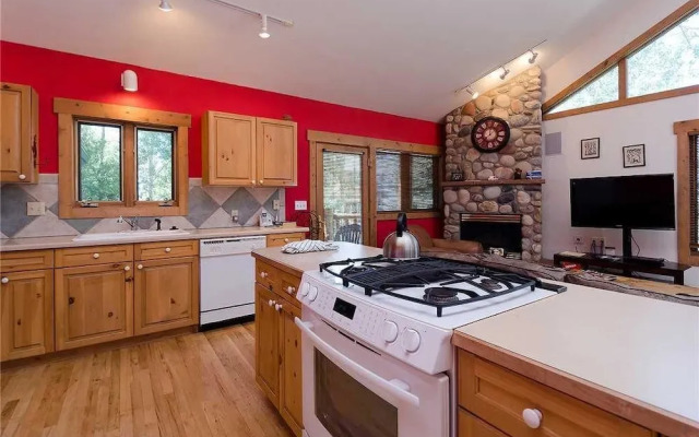 Saddle Creek Townhomes by Pioneer Ridge Management