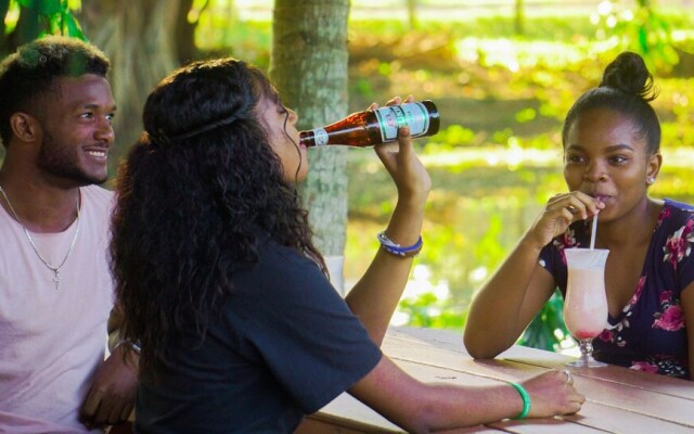 Drift Inn Cayo