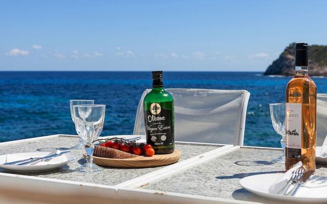 Mallorca front line property sea access