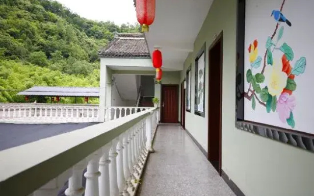 Zhongdugou Xipan Courtyard