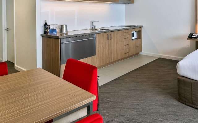 Novotel Sydney West HQ Hotel