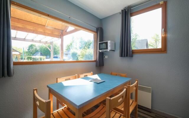 Snug Holiday Home in Signy le Petit with Private Terrace