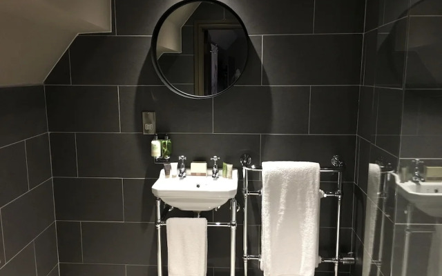 The Lion Hotel - Pub & Restaurant