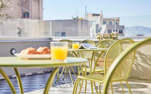 Old Athens style 1bdr with Acropolis view rooftop!