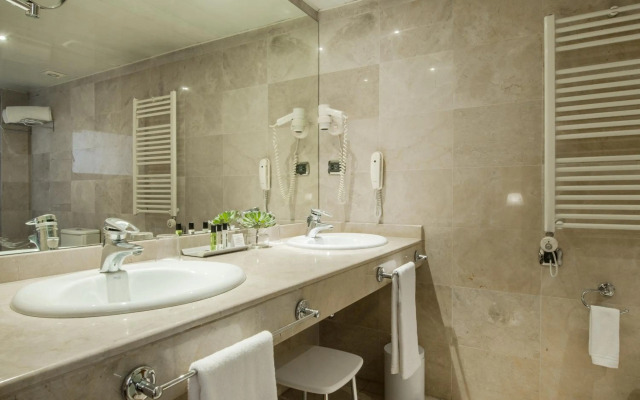 Aparthotel Mariano Cubi Barcelona