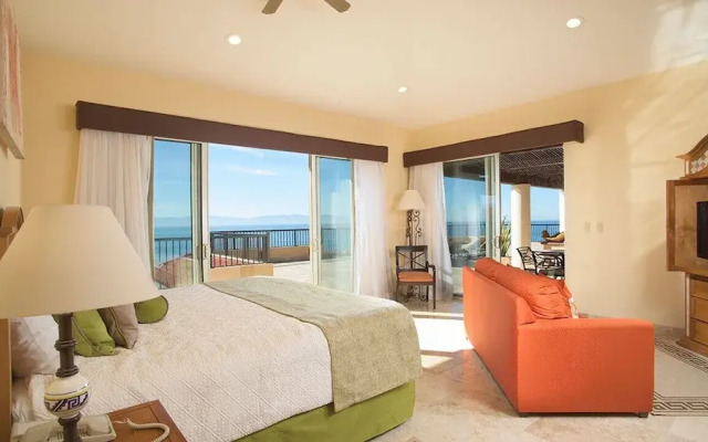 Luxury Suite at Villa del Palmar
