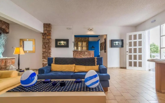 Milos Inn & Maisonette